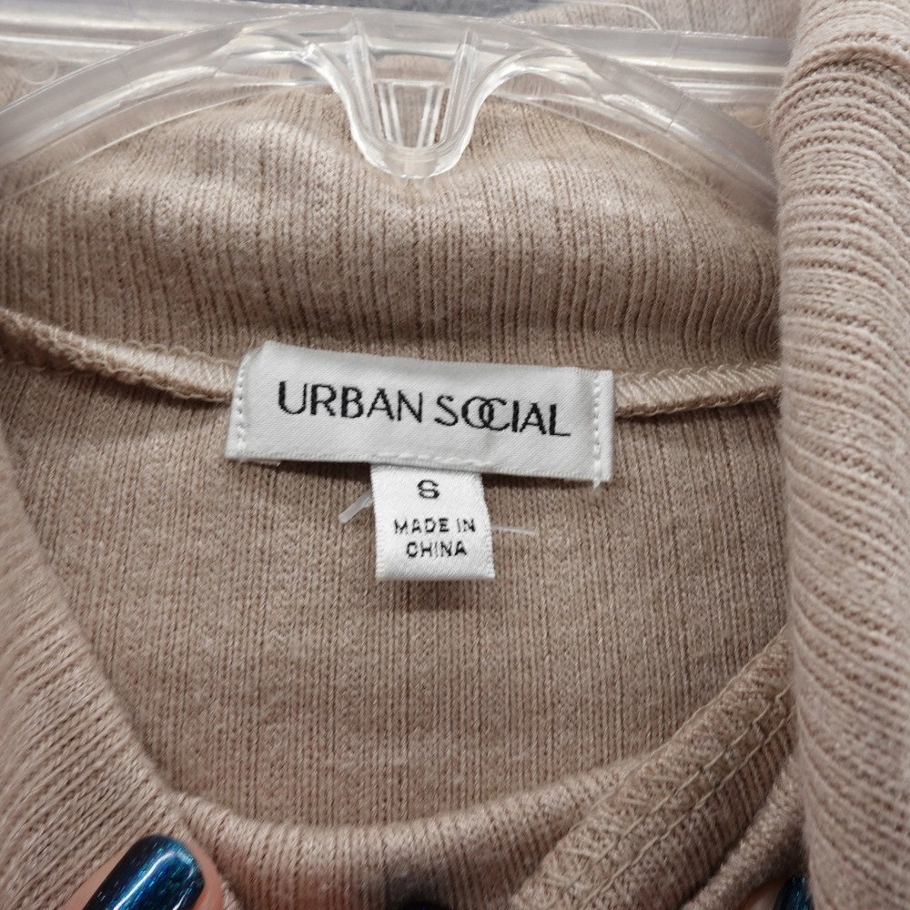 Urban Social Ribbed Knit Turtleneck Long Sleeve Cropped Top Beige Small NEW - Picture 5 of 11